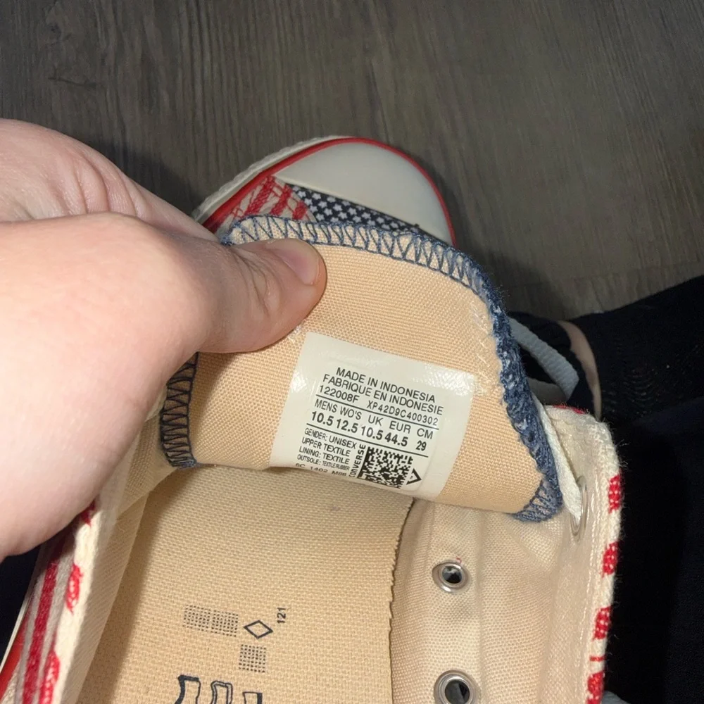 Converse Red and White Striped with Blue Stars Canvas Shoes Men’s size 10.5 - Picture 9 of 10